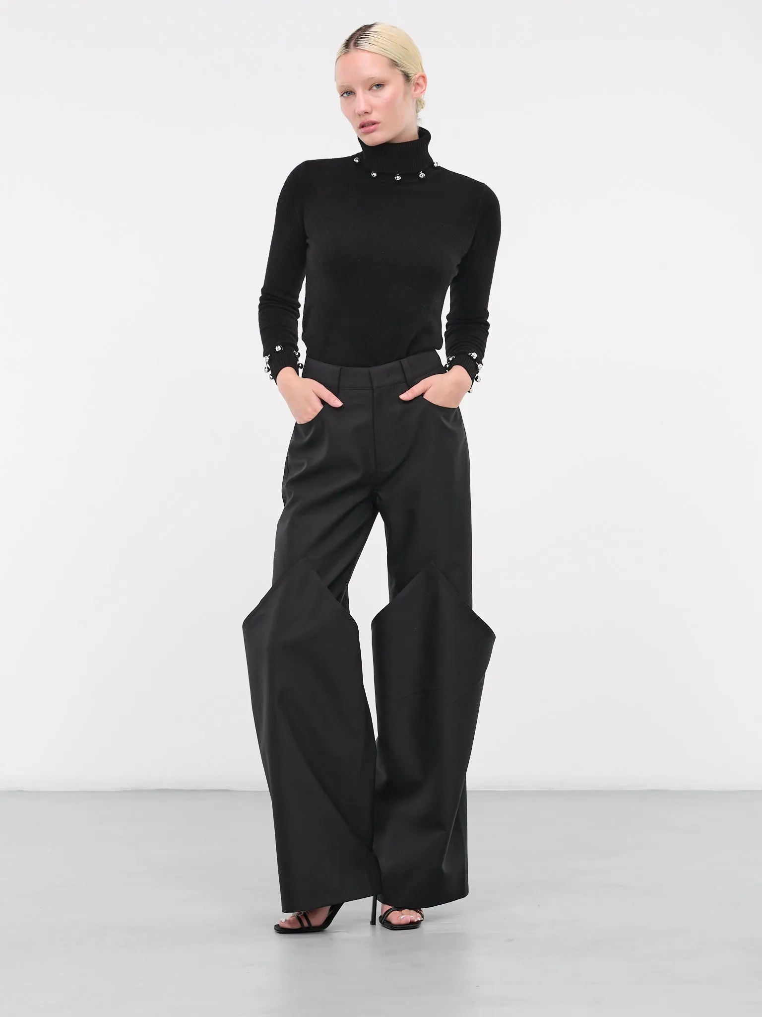 Bell Turtleneck (TP02BK-EMBROIDERED-BLACK)