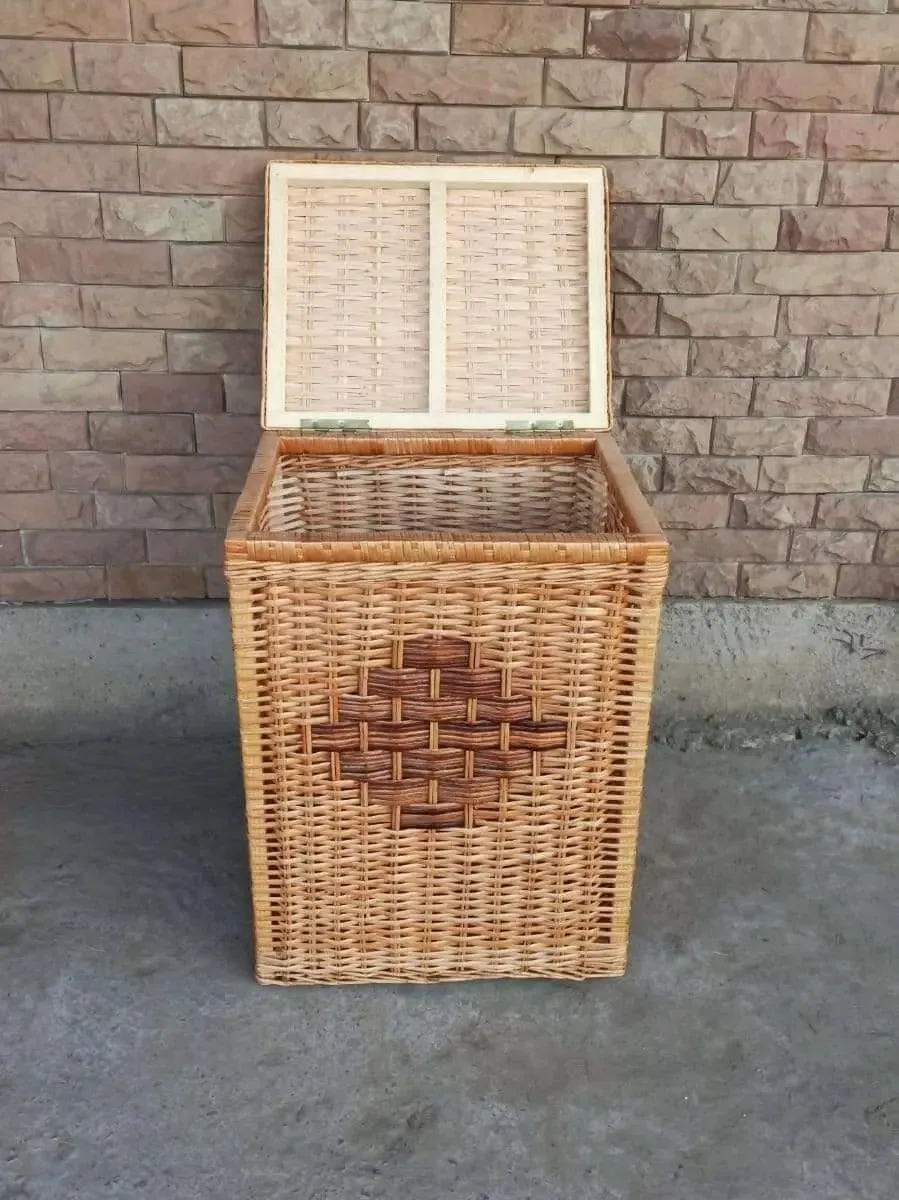 Square Wicker Laundry Basket With Lid